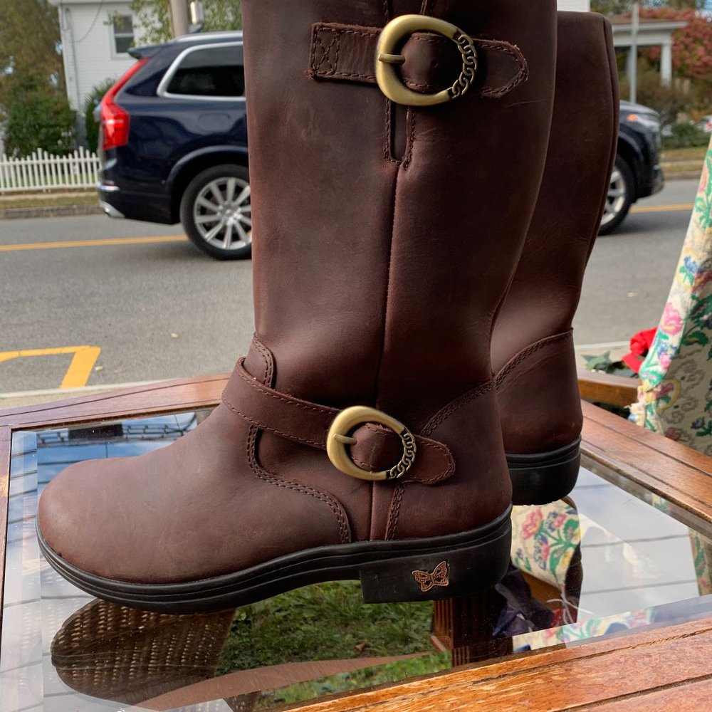 Size 5 Women's Leather Alegria Boots